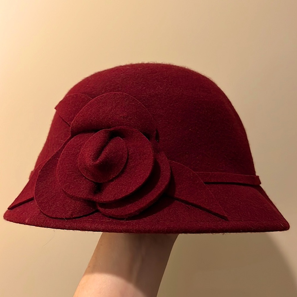 Nine West flower blocker hat